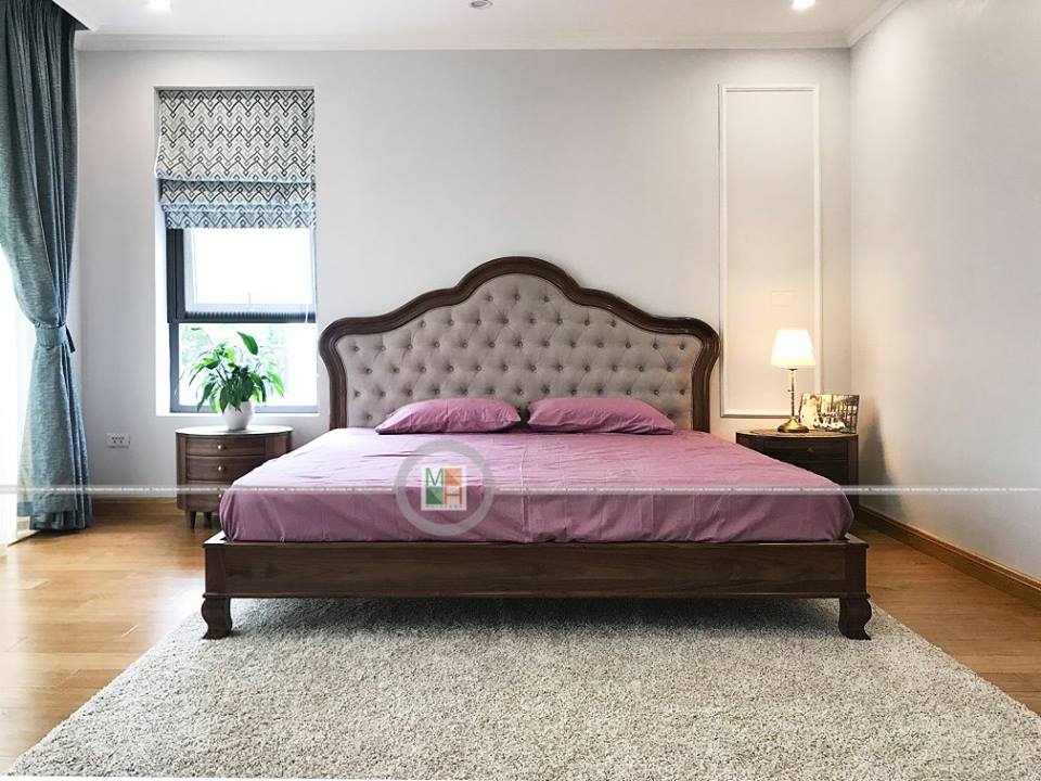 Giường ngủ gỗ óc chó tại Ecopark